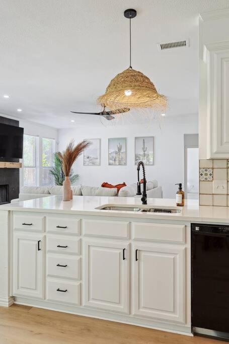 Wellness Oasis 5Br W Pool + Huge Yard + Fire Pit Villa Sachse Kültér fotó