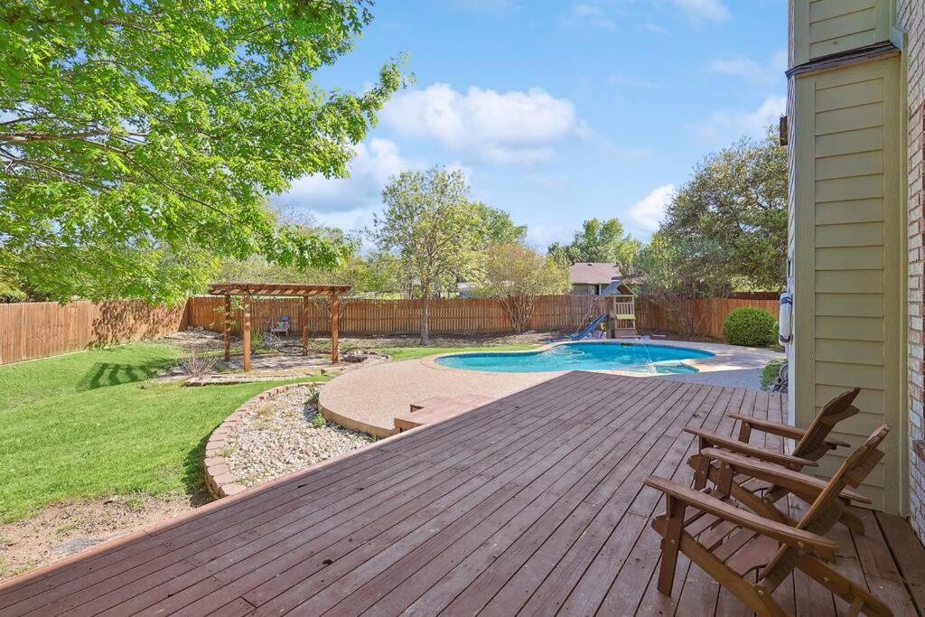 Wellness Oasis 5Br W Pool + Huge Yard + Fire Pit Villa Sachse Kültér fotó