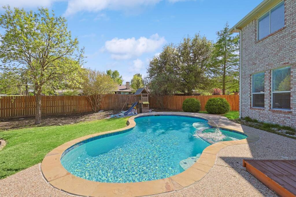 Wellness Oasis 5Br W Pool + Huge Yard + Fire Pit Villa Sachse Kültér fotó